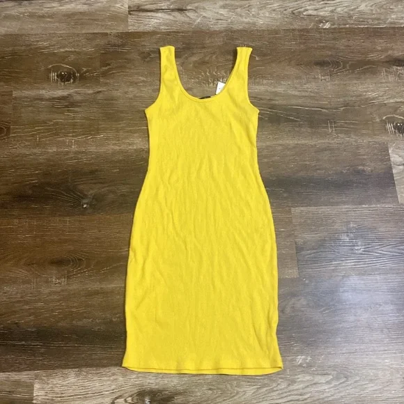Yellow Sleeveless Dress - Picture 2 of 5